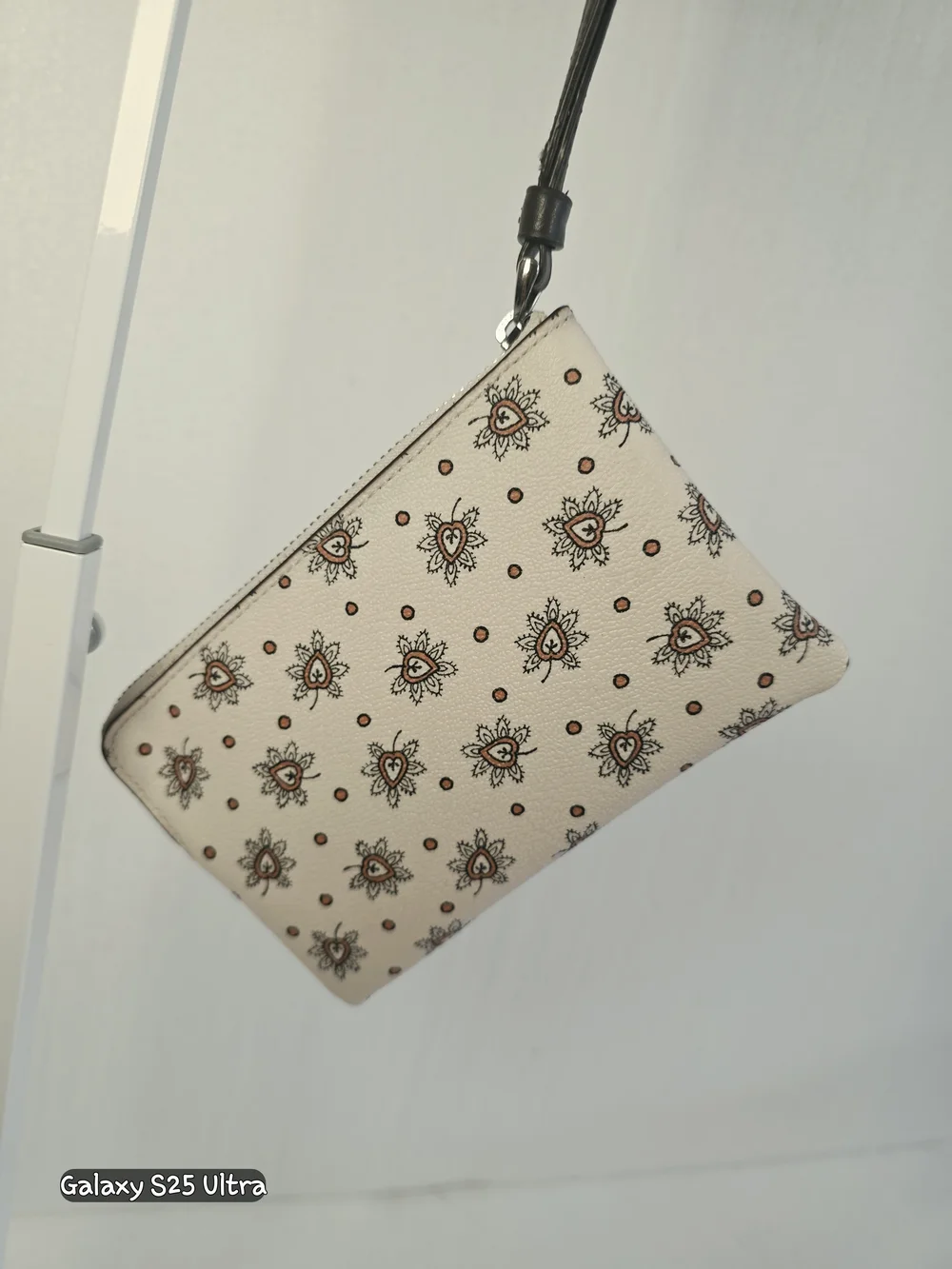 Coach Forest Bud Corner Zip Wristlet Canvas Heart Floral F13315 Pristine
